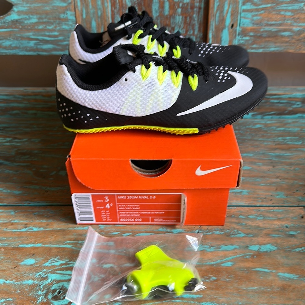 Nike Women's 4.5 Zoom Rival S8 Track Run Shoes Black/White-Volt New in Box